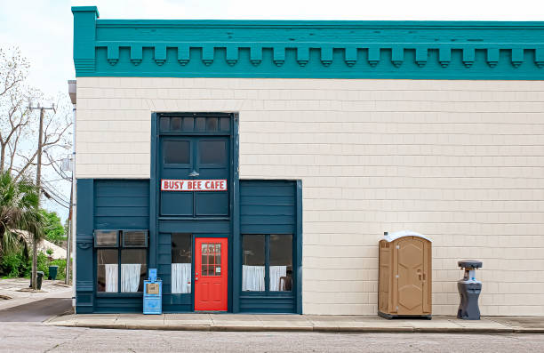 Best Porta potty delivery and setup  in Batesville, AR